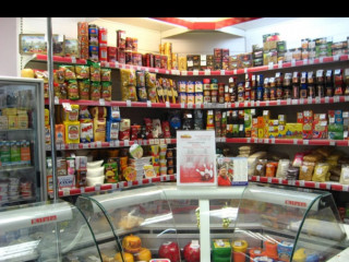 Требуется продавец в продуктовый магазин на побережье Азовского моря