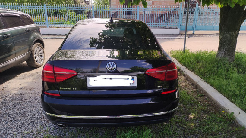 volkswagen-passat-b8-big-2