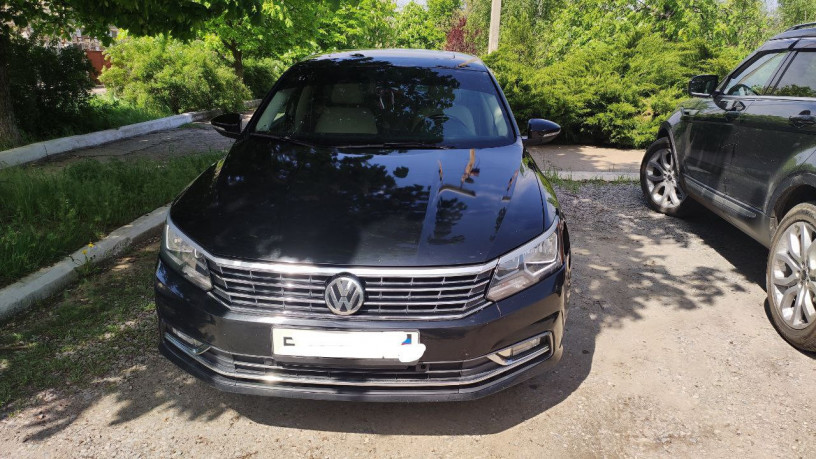 volkswagen-passat-b8-big-0
