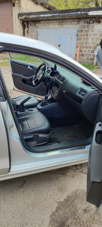 volkswagen-jetta-2012-14-big-7