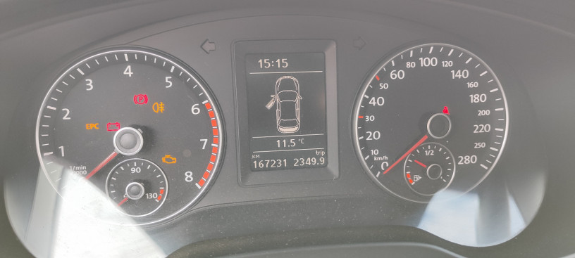 volkswagen-jetta-2012-14-big-9
