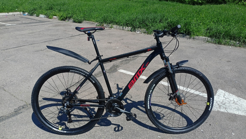 novye-velosipedy-na-24-26-275-i-29-kolesax-stalnye-i-alyuminievye-big-0