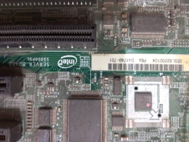 servernaya-materinskaya-plata-intel-s5000-psl-big-2