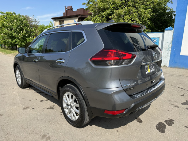 prodam-nissan-rogue-sv-big-1