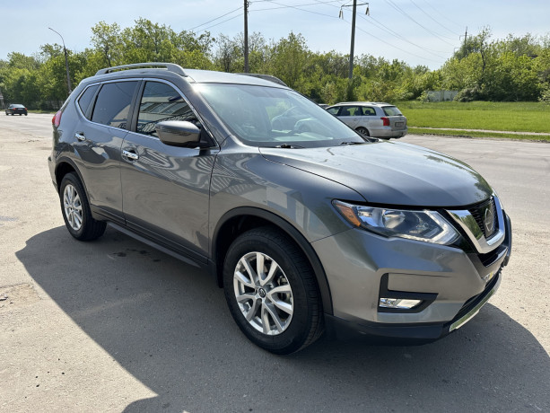 prodam-nissan-rogue-sv-big-3