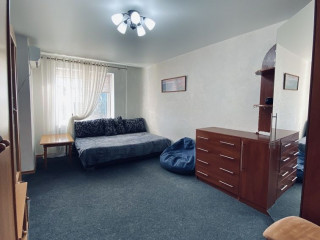 Пл. Ленина 1 ком. кв. посуточно