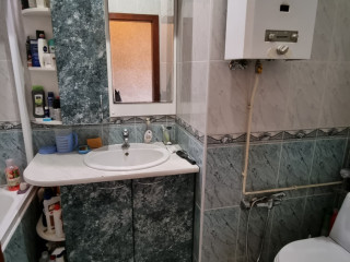 Продам 2-х комнатную квартиру в Донецке +79493687559