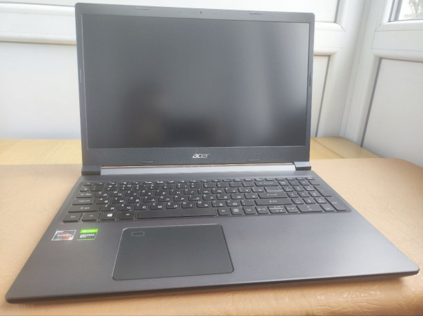 noutbuk-acer-aspire-7-a715-g41-big-1