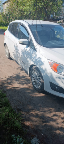 ford-c-max-plug-in-hybrid-big-1