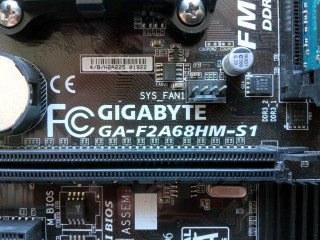Комплект sFM2 AMD A8-5500B (4 ядра, 3.2-3.7GHz) / DDR3 8GB