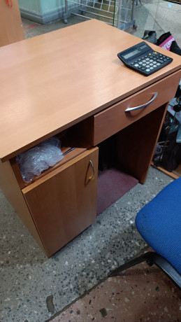 prodam-vitriny-stellazi-stol-torgovoe-oborudovanie-big-6