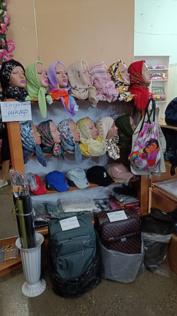 prodam-vitriny-stellazi-stol-torgovoe-oborudovanie-big-5