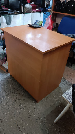 prodam-vitriny-stellazi-stol-torgovoe-oborudovanie-big-7