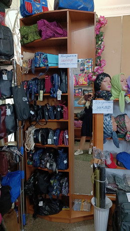 prodam-vitriny-stellazi-stol-torgovoe-oborudovanie-big-4