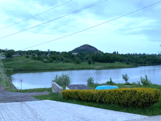 2-к.кв. Макеевка. Недалеко от парка "Роща". ул.Кутузова. 2этаж. Сталинка.