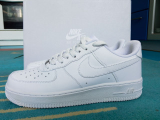 Оригинальные кроссовки Nike Air Force 1