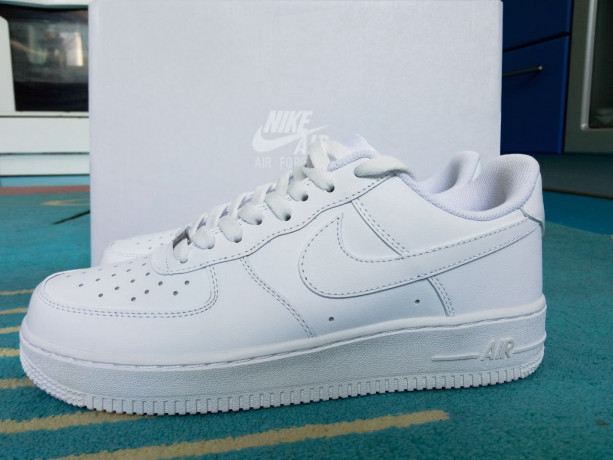 originalnye-krossovki-nike-air-force-1-big-0