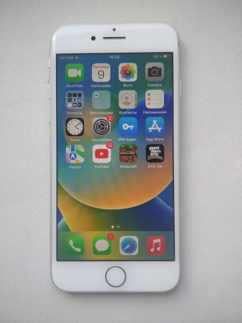 prodam-iphone-8-64gb-podarok-big-0