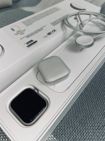 apple-watch-series-7-41mm-big-2