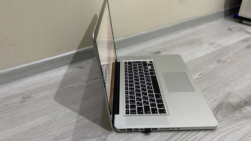 prodam-svoi-macbook-pro-15-28000-big-3