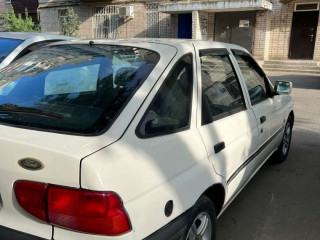 Продам Ford Escort 1993 года.