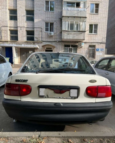 prodam-ford-escort-1993-goda-big-3