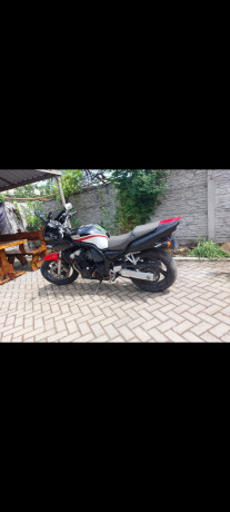 yamaha-fz400-big-3