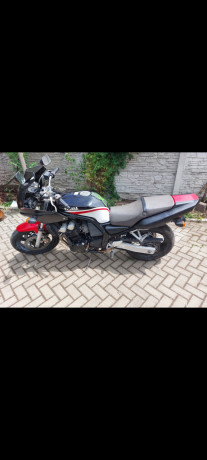 yamaha-fz400-big-2
