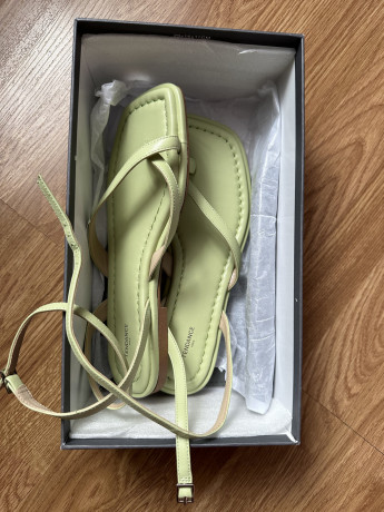 novye-sandalii-big-0