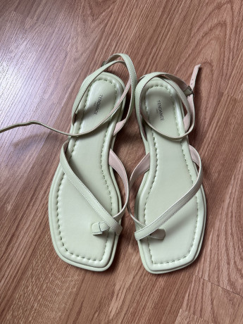 novye-sandalii-big-2