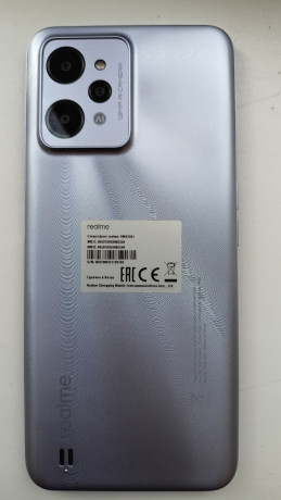 prodam-novyi-smartfon-realme-s31-464-big-1