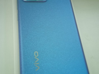 Продам Новый смартфон Vivo T1 6/128