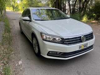 Продам Volkswagen Passat 2017