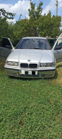 bmw-e36-318i-big-8
