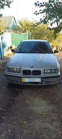 bmw-e36-318i-big-3