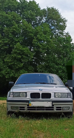 bmw-e36-318i-big-0