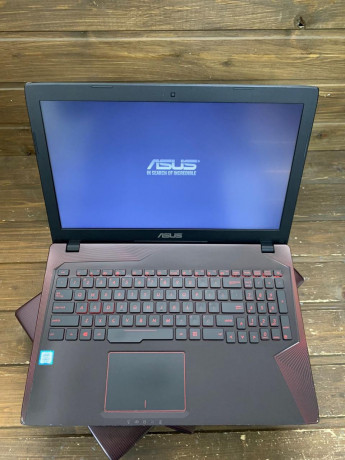 moshhnyi-igrovoi-noutbuk-asus-rog-big-1