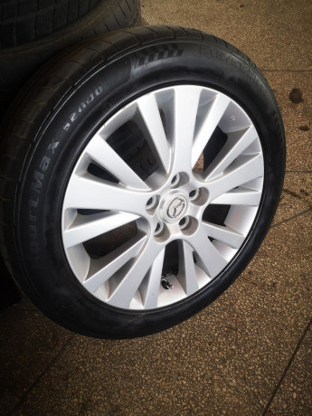 prodam-diski-s-rezinoi-na-mazda-big-3