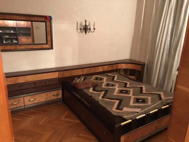 sdaetsya-prostorna-3x-k-kvartira-naxoditsya-na-pl-bakinskix-komissarov-big-3
