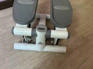 Продаю степпер DFC SC-S038BG.