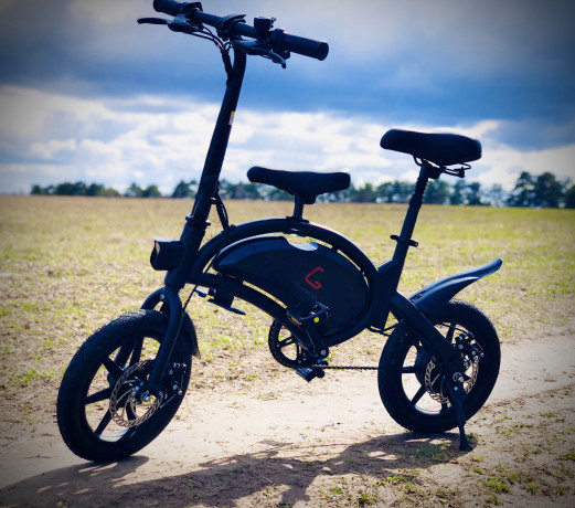 novye-elektrovelosipedy-gornye-i-gorodskie-est-i-elektrosamokaty-big-4