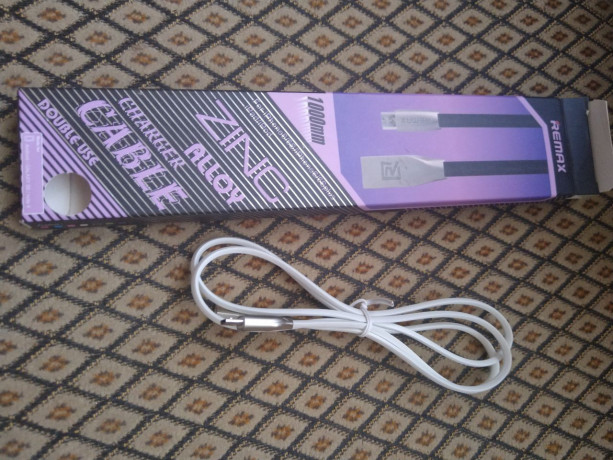 zaryadnyi-snur-kabel-dlya-zaryadki-android-iphone-novyi-big-1