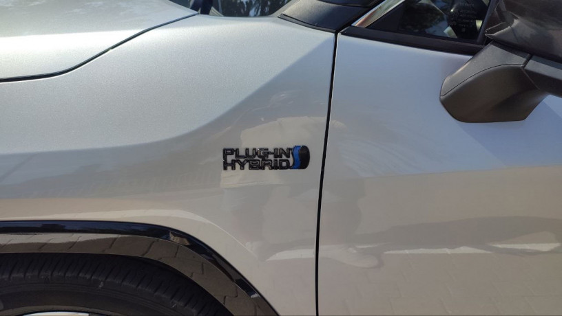 toyota-rav-4-plug-in-hybrid-big-1