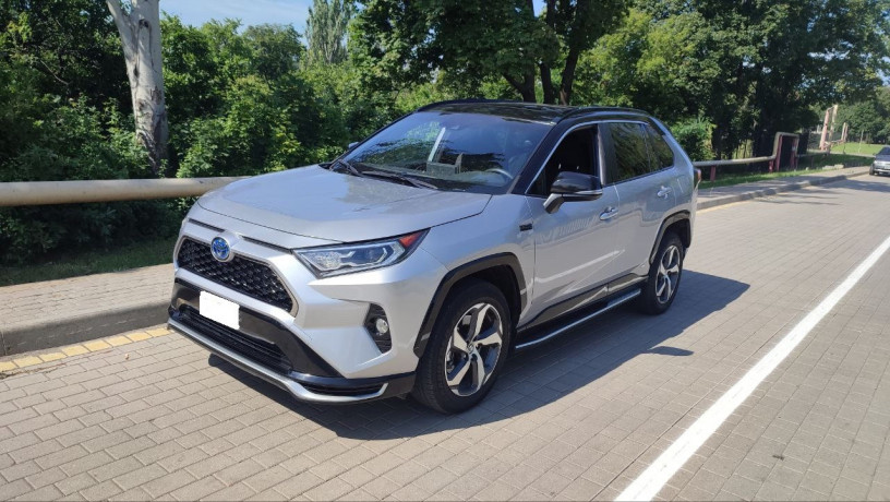 toyota-rav-4-plug-in-hybrid-big-0