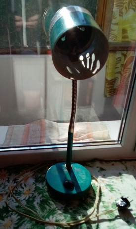 lampa-nastolnaya-gnushhayasya-big-2
