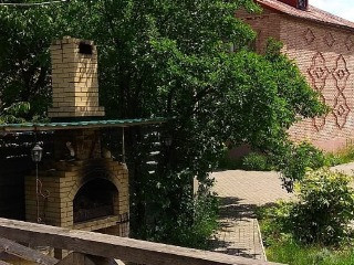 Продам добротный дом 377 кв.м., сауна, бассейн, 10 соток.