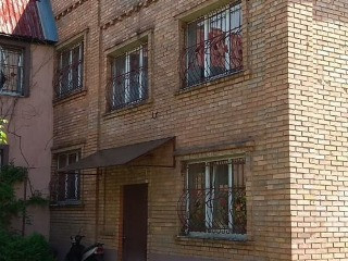 Продам добротный дом 377 кв.м., сауна, бассейн, 10 соток.