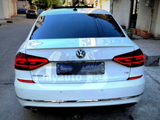 VW Passat SE + Premium Pakage