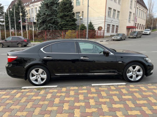 Продам Lexus LS 460