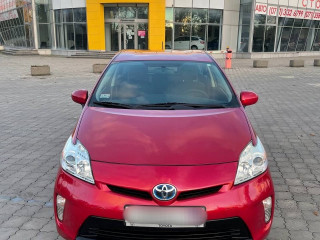 Toyota Prius 2012г.в.